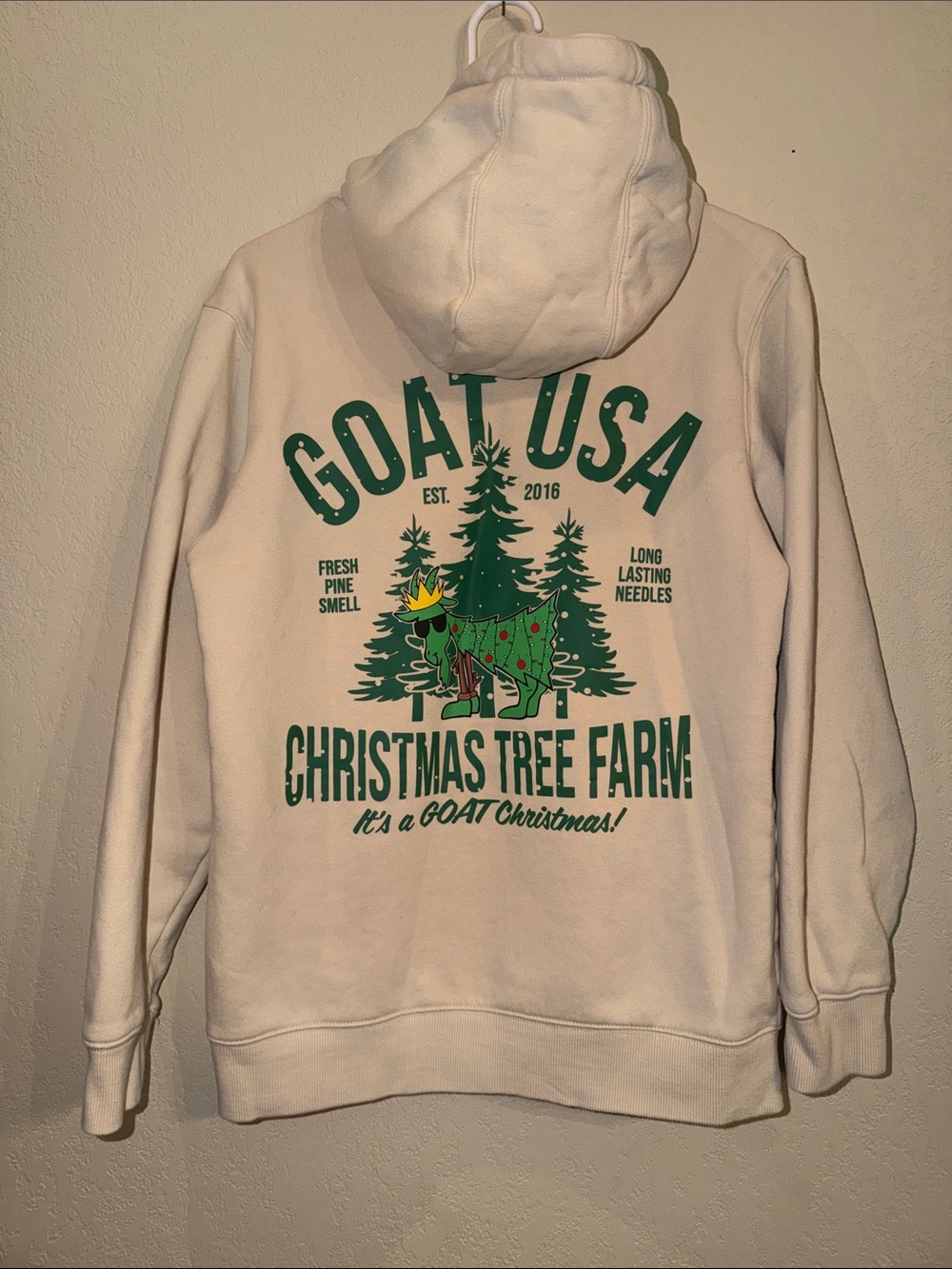 Goat USA cream colored Christmas Tree Farm hoodie, sz Men XS, Women’s M